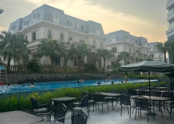Hotels with Pool in Ha Long