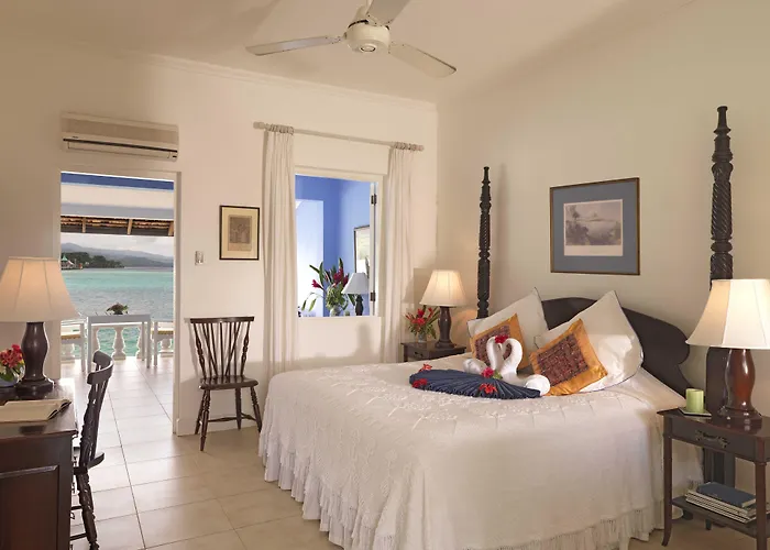 Hotels with Pool in Ocho Rios